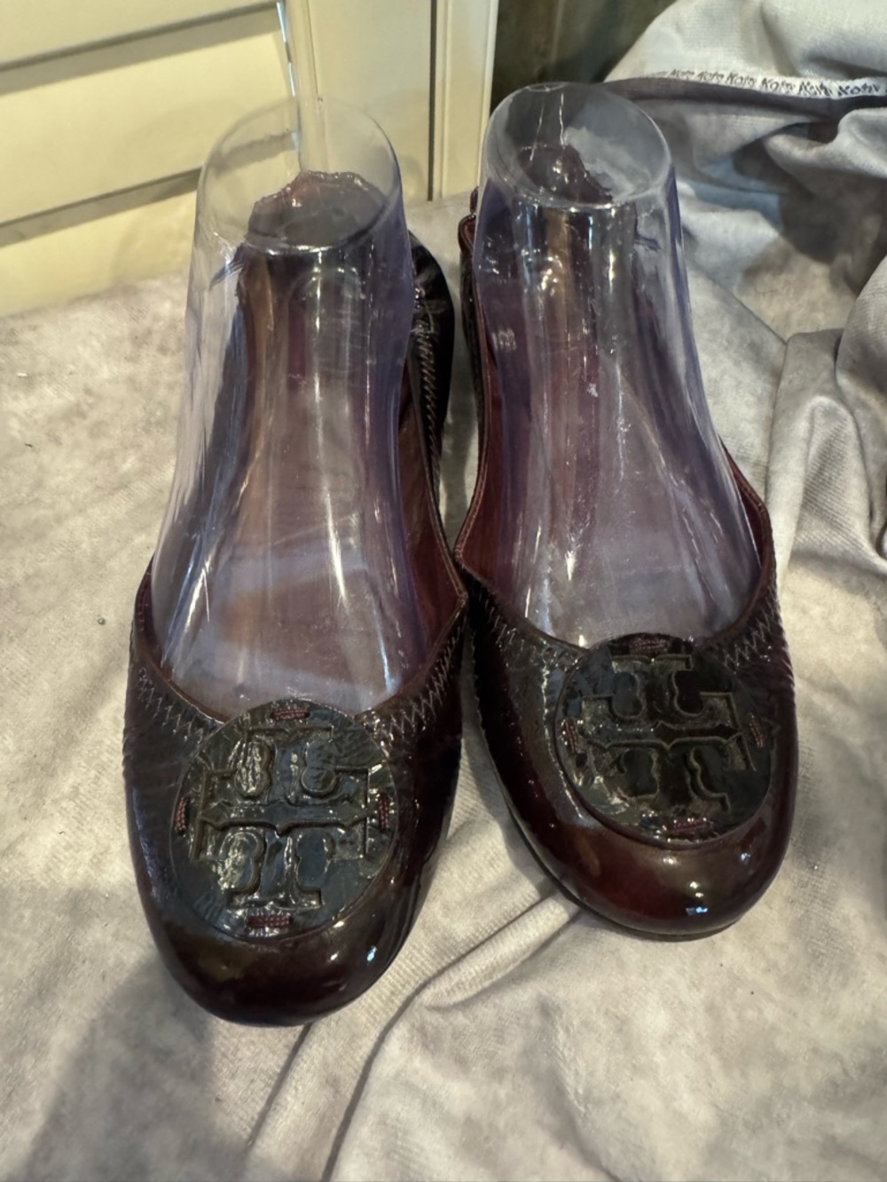Tory Burch Reva Women's Patent Ballet Flats in Deep Wine 7.5m‎